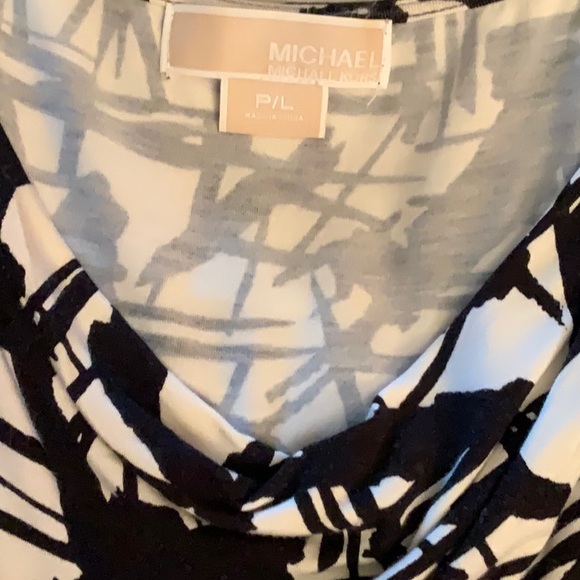 Top - Picture 2 of 2